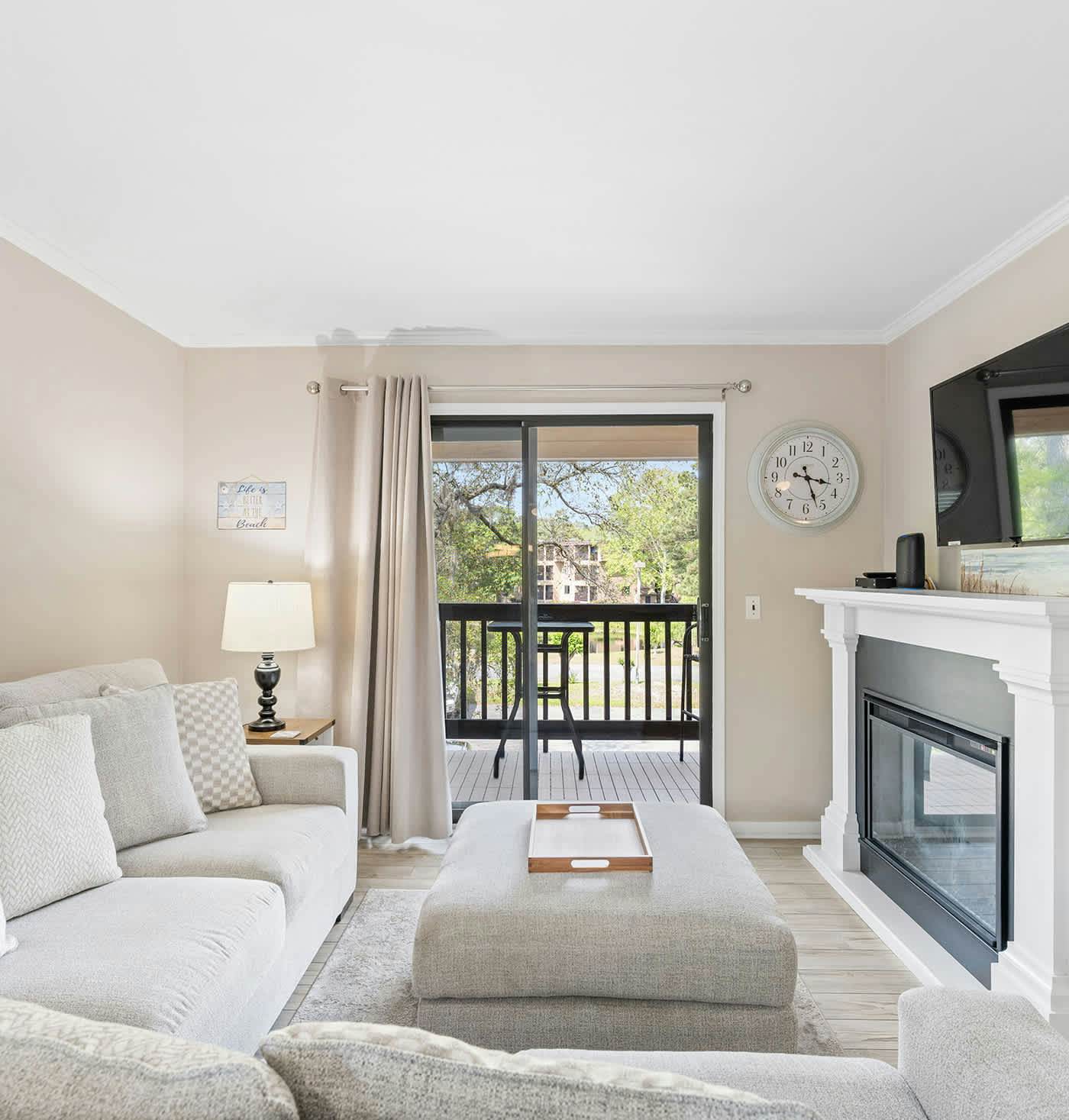 2BR Beach Villa with Balcony Pool Tennis Access