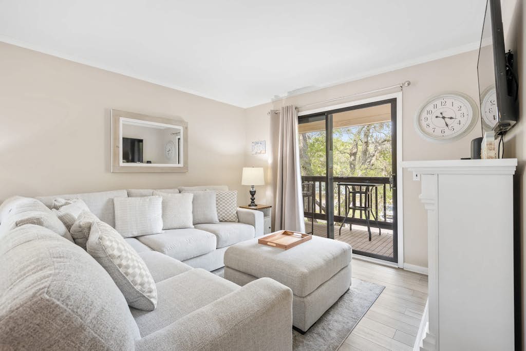 2BR Beach Villa with Balcony Pool Tennis Access