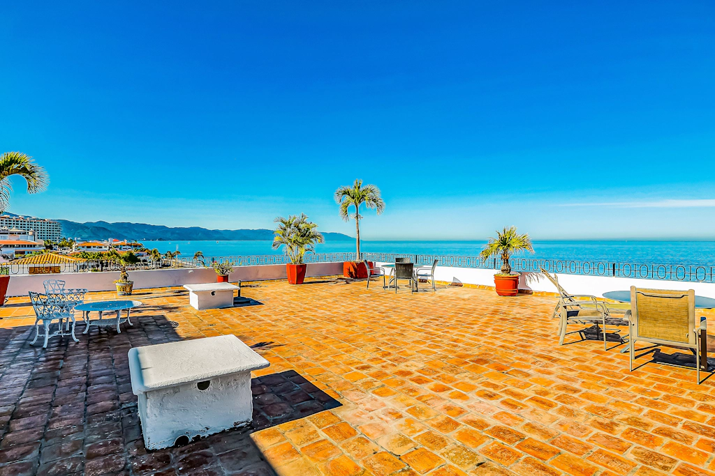Malecon Beach Side, Downtown #203