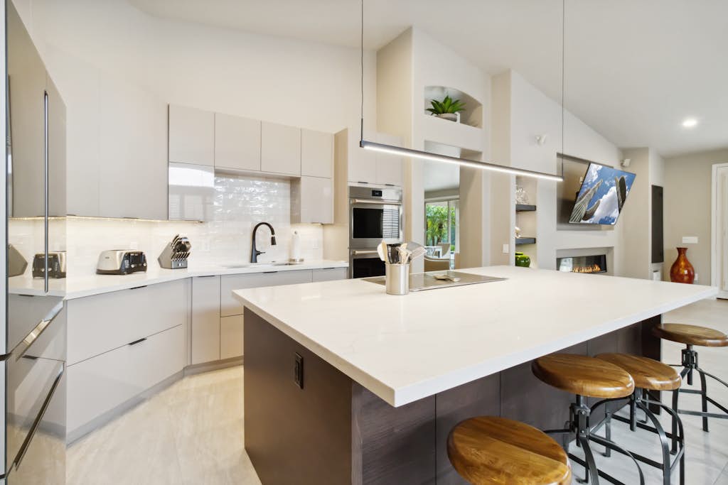 Sonoran Desert Retreat Modern 4 BR Home/ PVT Pool/ Jacuzzi/ Scottsdale