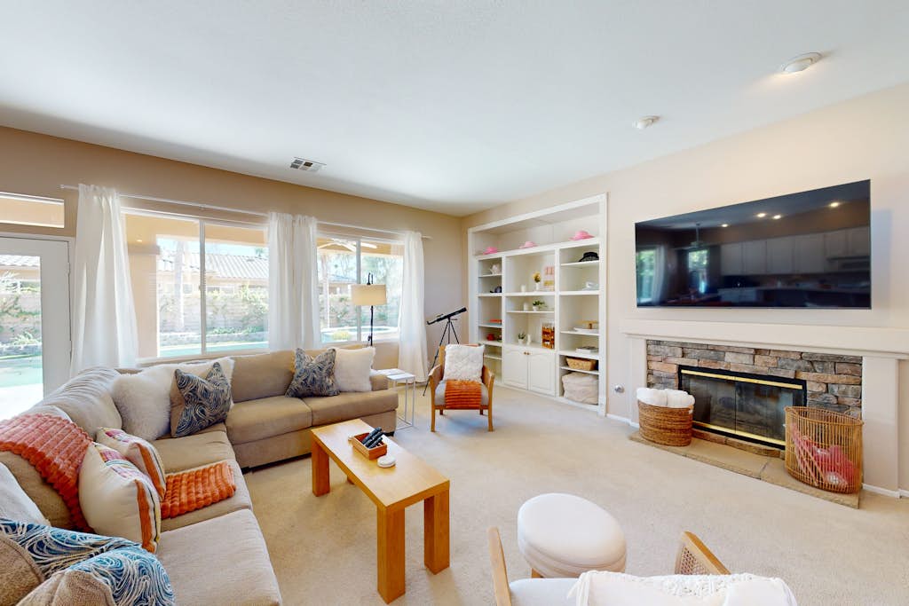 Palm Desert retreat with private pool, fireplace, & W/D & Pet Friendly