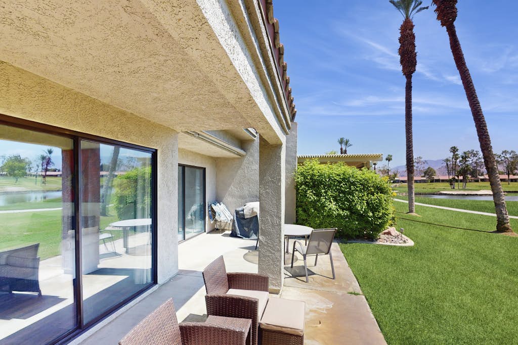 Palm Desert Paradise: A Home with Views, Golf and Serenity