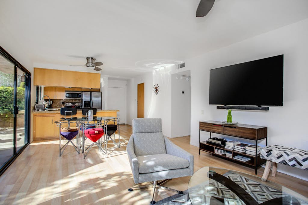 Classic Palm Springs condo,private patio,mountain view,3 pools,tennis,pickleball