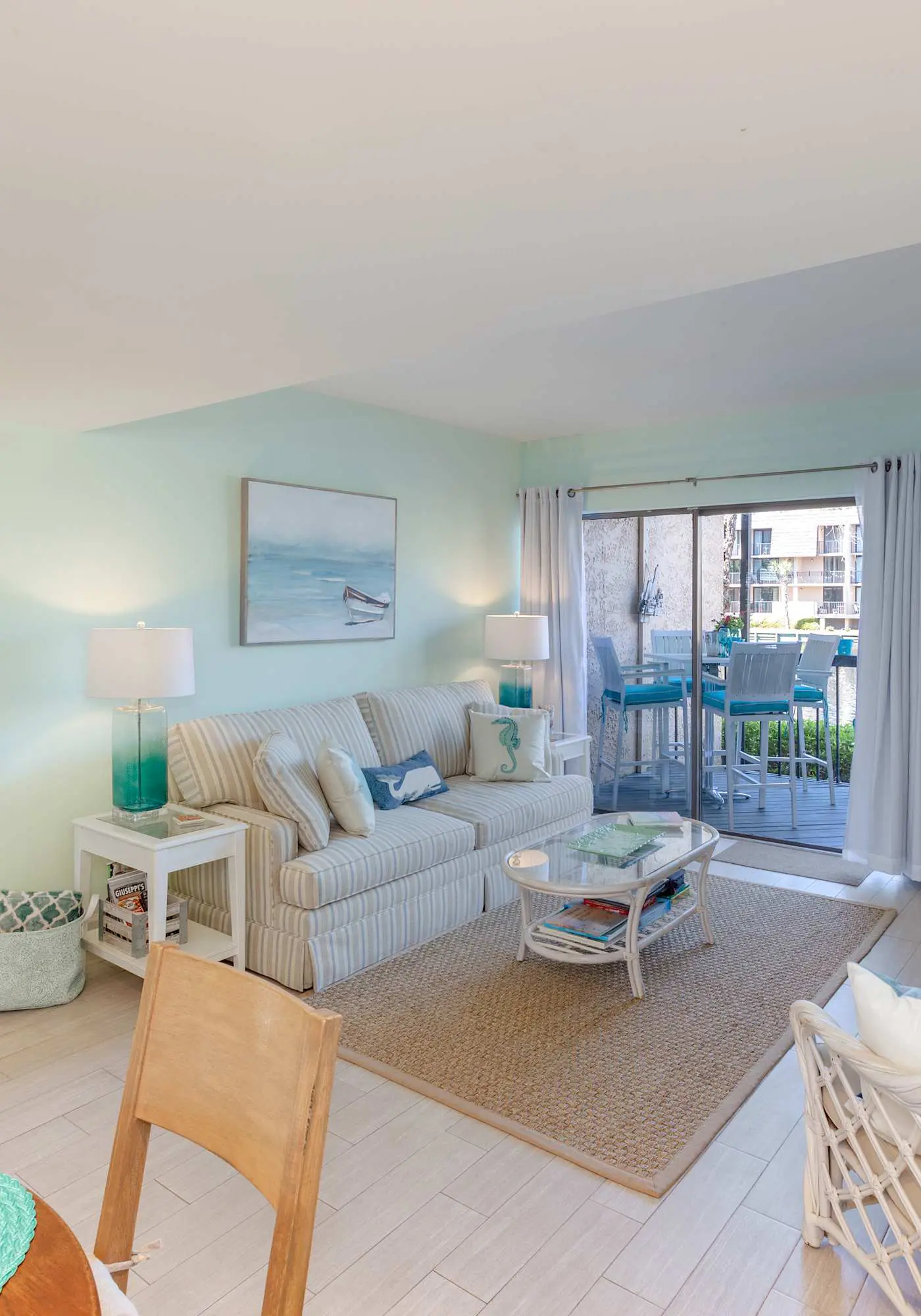 Spacious 1BR Island Club Steps to Beach