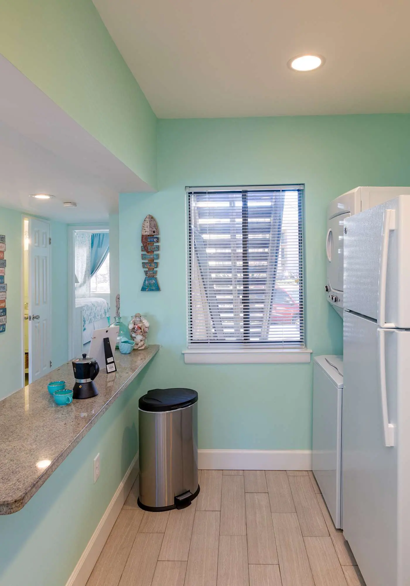 Spacious 1BR Island Club Steps to Beach