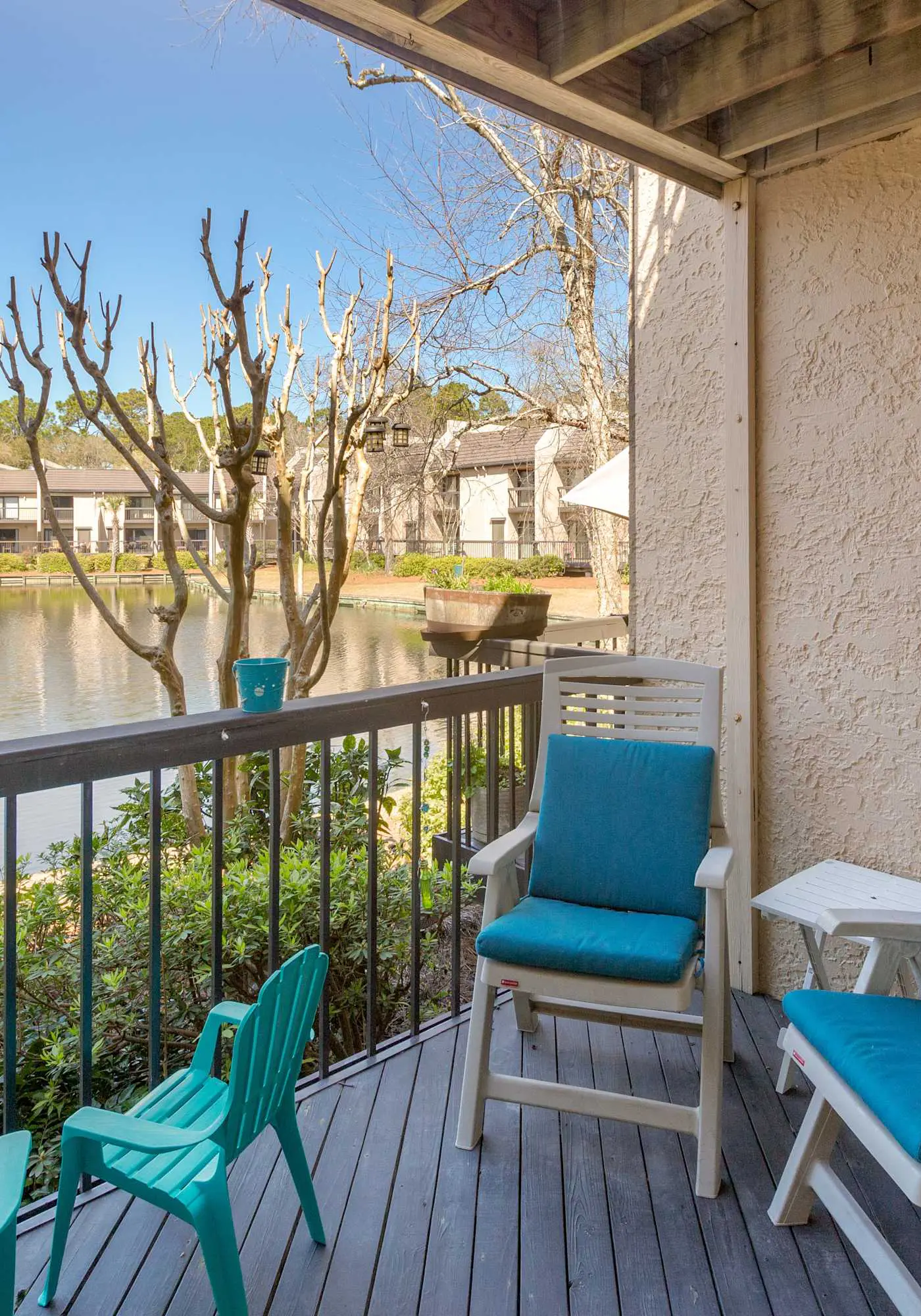 Spacious 1BR Island Club Steps to Beach