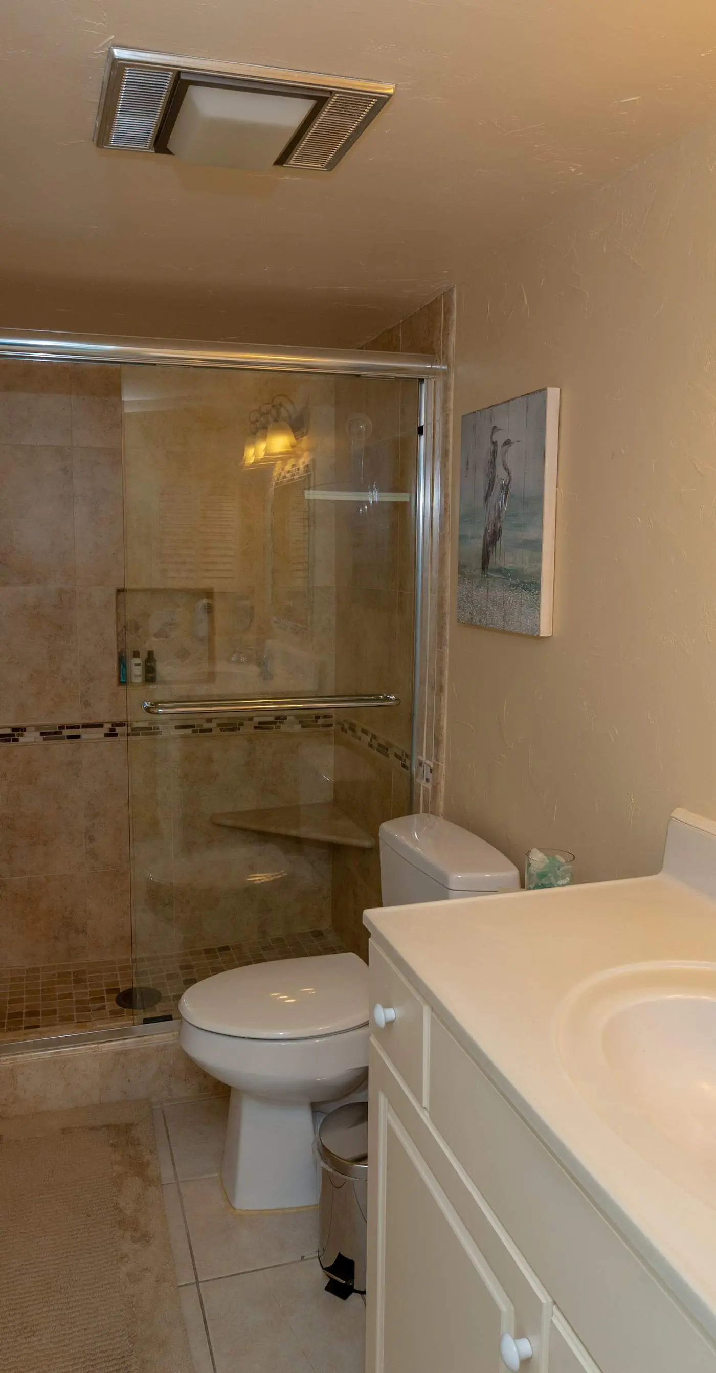 Spacious 1BR Island Club Steps to Beach