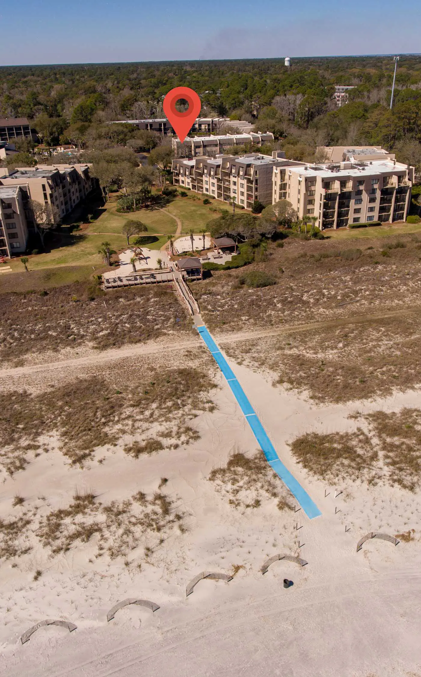 Spacious 1BR Island Club Steps to Beach