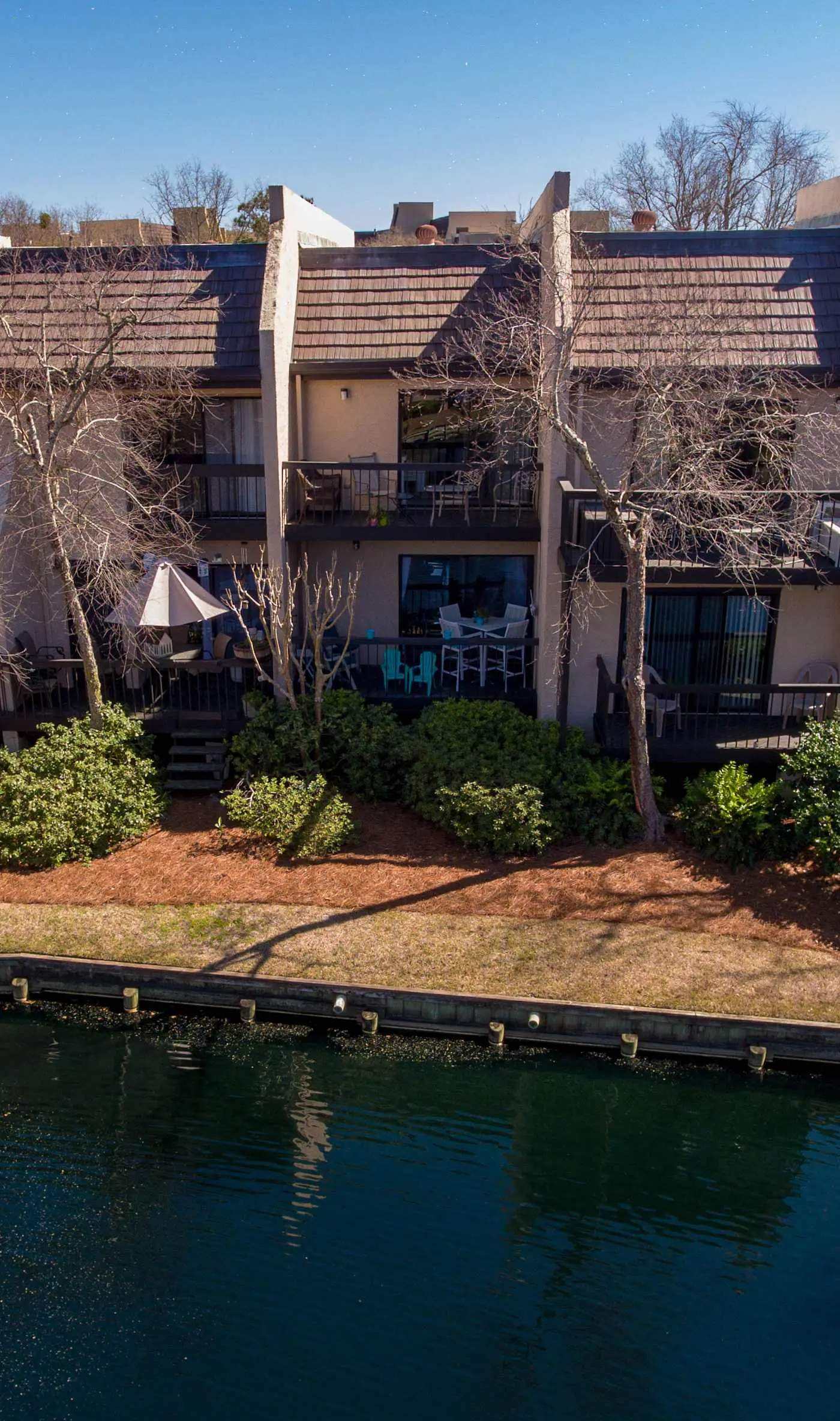 Spacious 1BR Island Club Steps to Beach