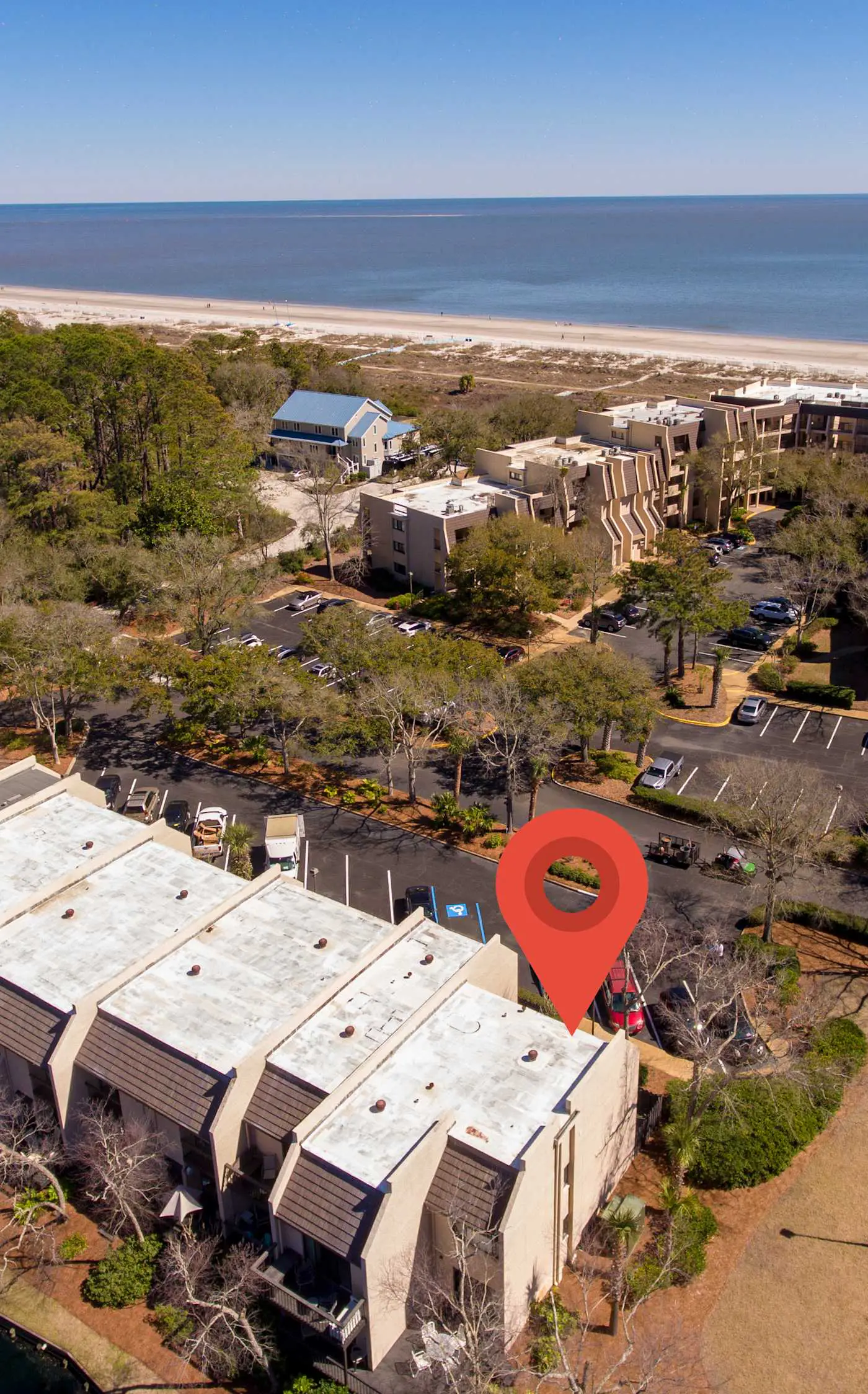 Spacious 1BR Island Club Steps to Beach