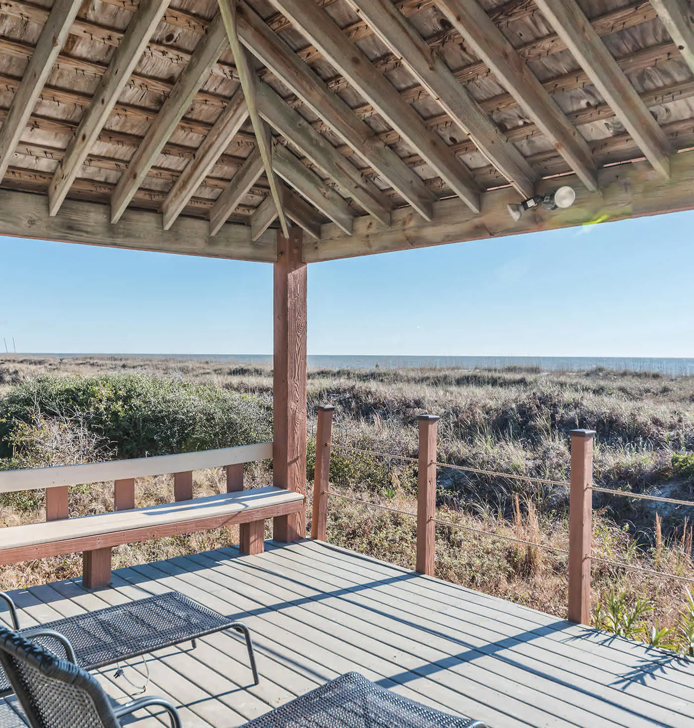 Spacious 1BR Island Club Steps to Beach