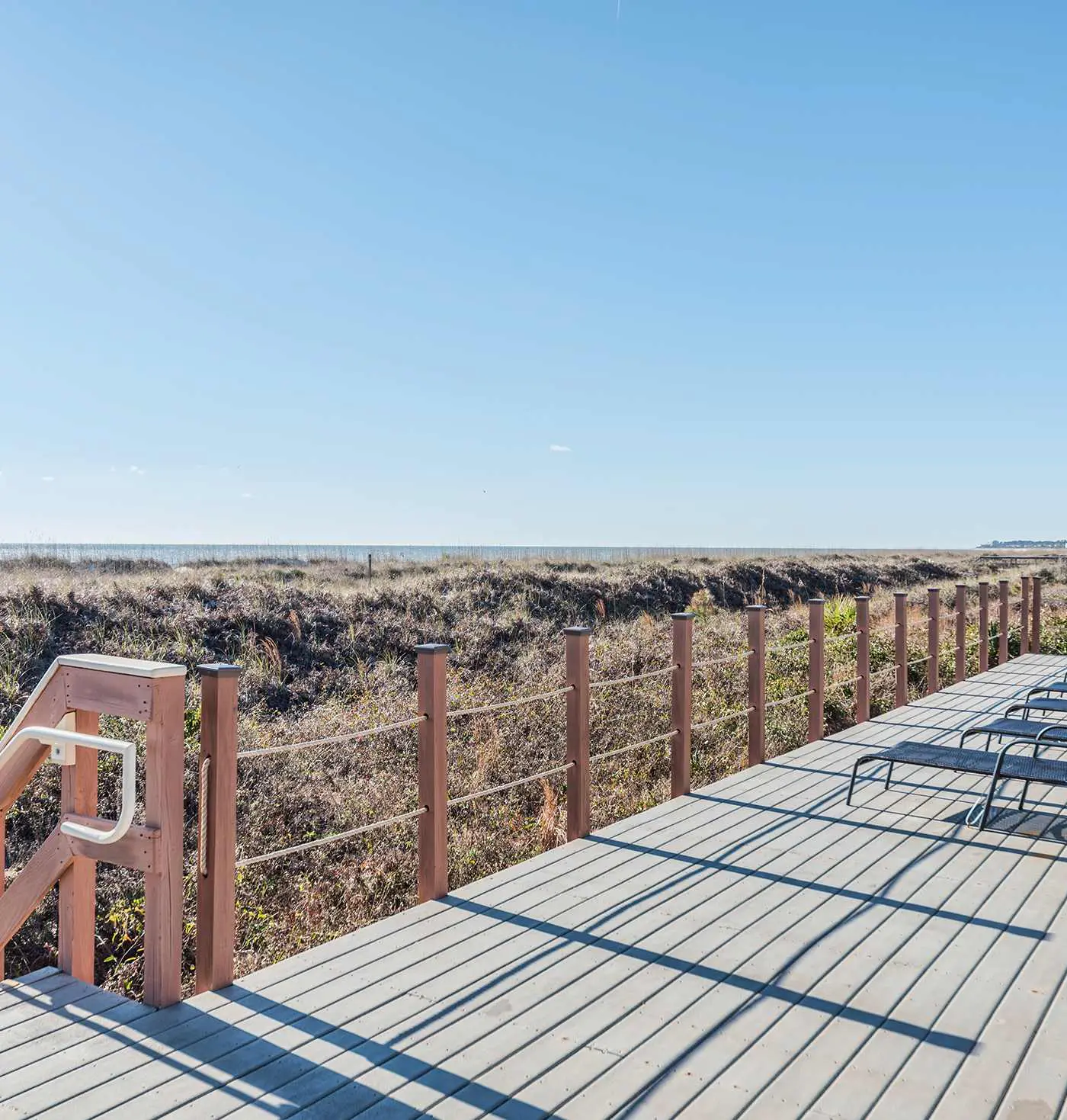 Spacious 1BR Island Club Steps to Beach