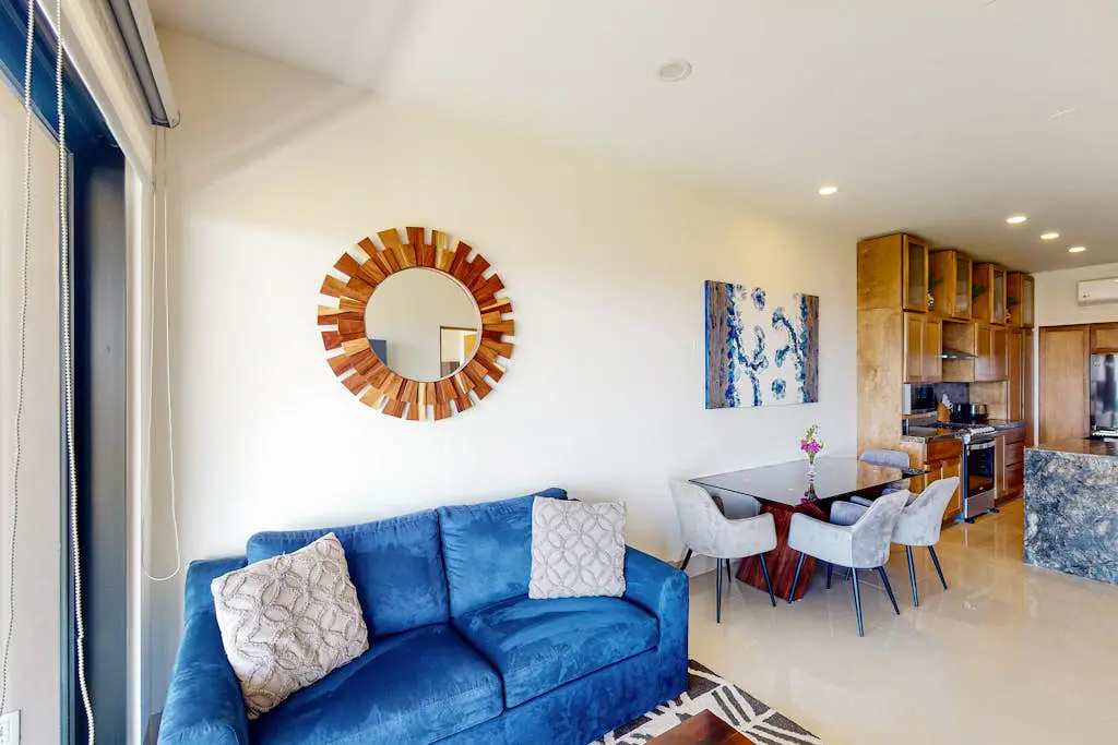 Ground-floor condo with ocean view, pool, gym, hot tub, & washer/dryer