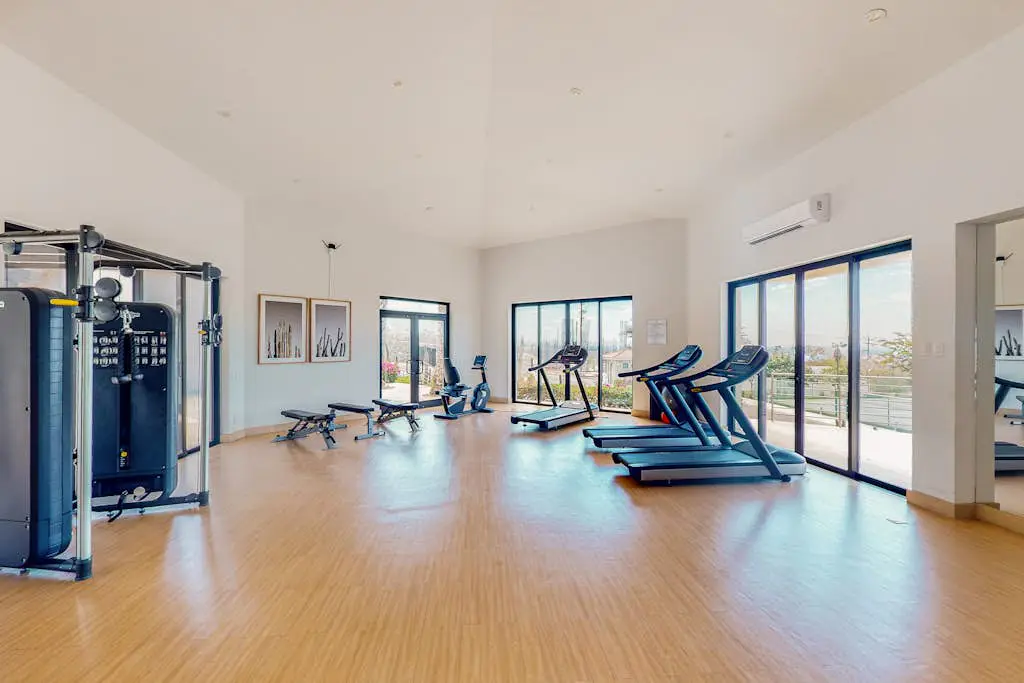 Ground-floor condo with ocean view, pool, gym, hot tub, & washer/dryer