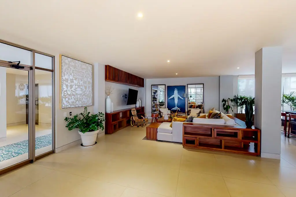 Exquisite apartment with balcony, TV, WiFi, heated pool. & gym/fitness room