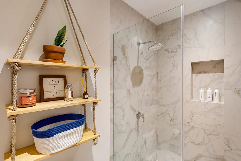 Cozy downtown Studio with Rooftop Pool & Arch/Ocean Views