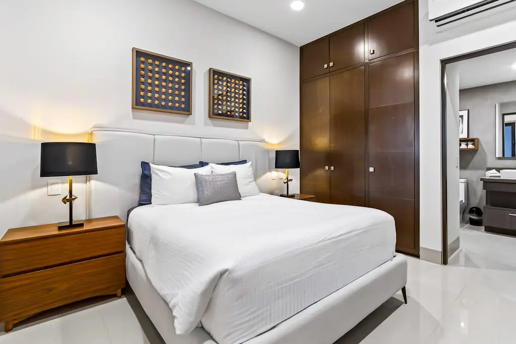 Modern apartment with. ocean view, pool, patio, tennis, & gym