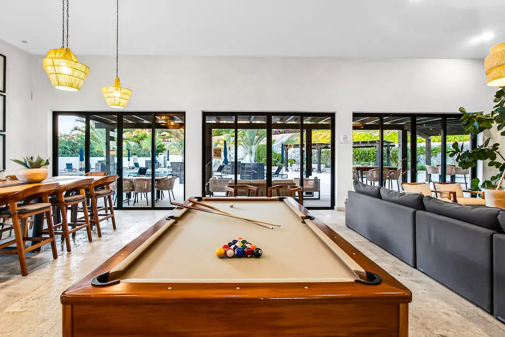 Modern apartment with. ocean view, pool, patio, tennis, & gym