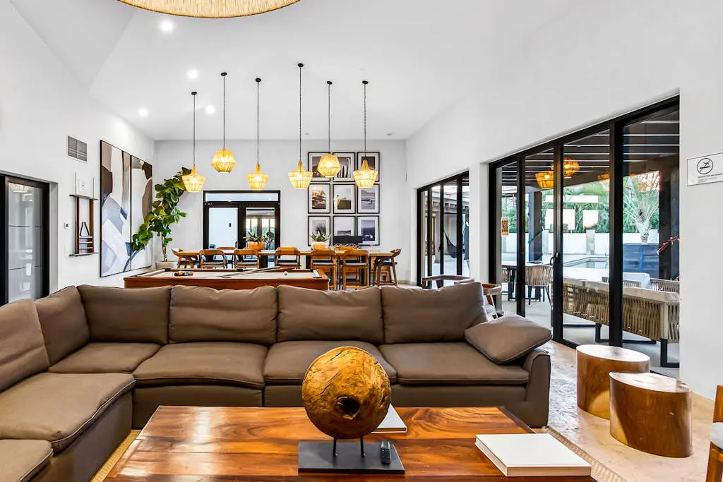Modern apartment with. ocean view, pool, patio, tennis, & gym