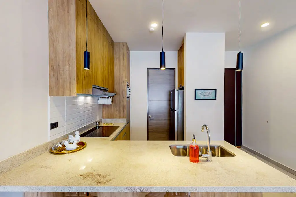 Gorgeous & Spacious Apartment with Balcony, Heated Pool - AC