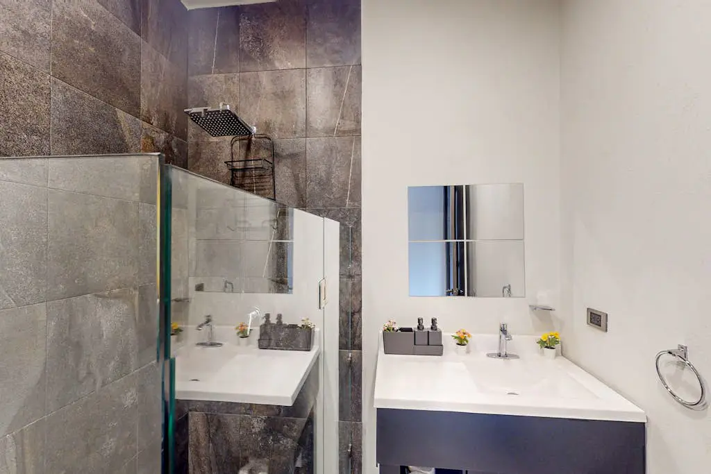 Gorgeous & Spacious Apartment with Balcony, Heated Pool - AC