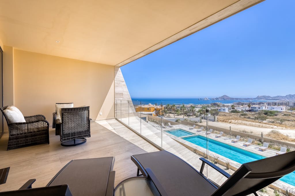Charming Coastal Resort with ocean views, pool, gym and shared amenities