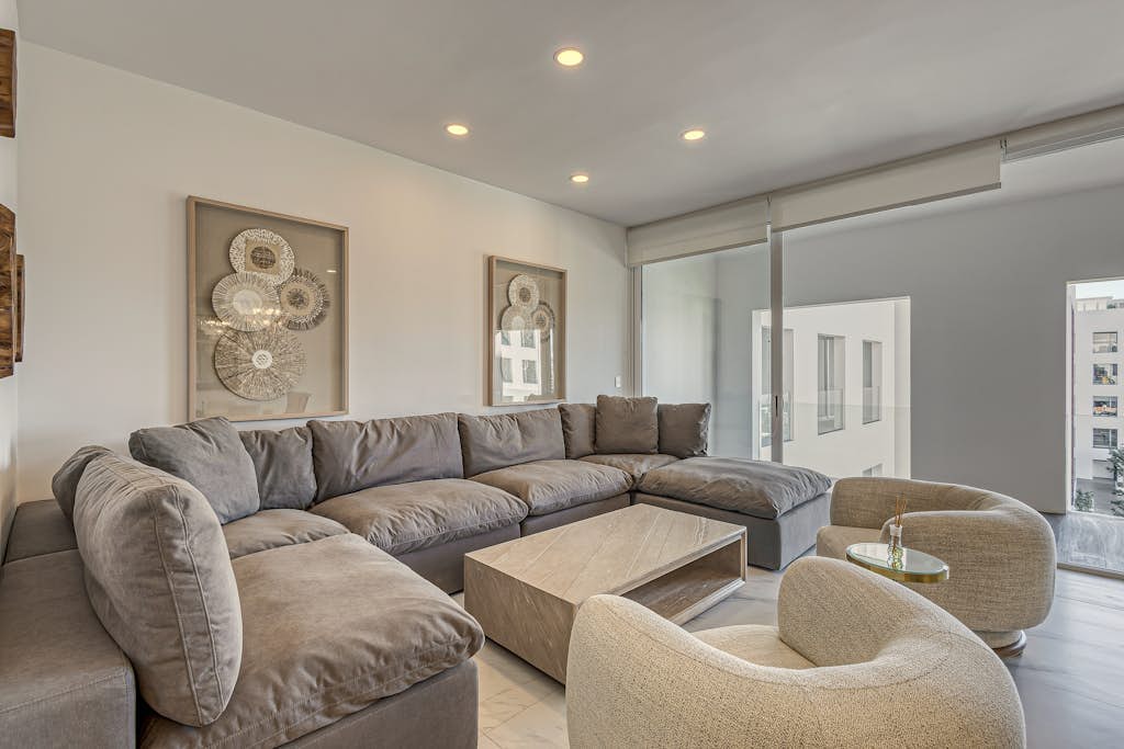 Spacious luxury apartment with ocean views, pool and steps to Playa El Médano