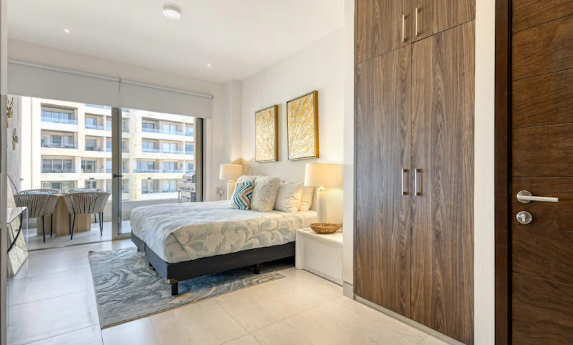 Spectacular Vista Vela Condos - near major attractions, AC & balcony grill