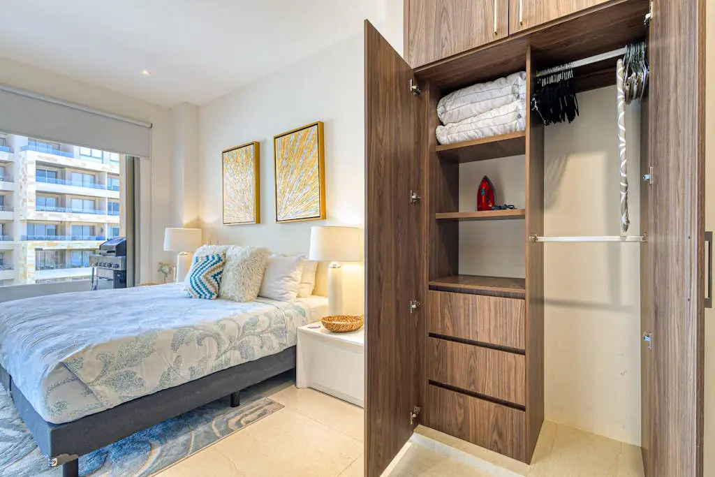 Spectacular Vista Vela Condos - near major attractions, AC & balcony grill