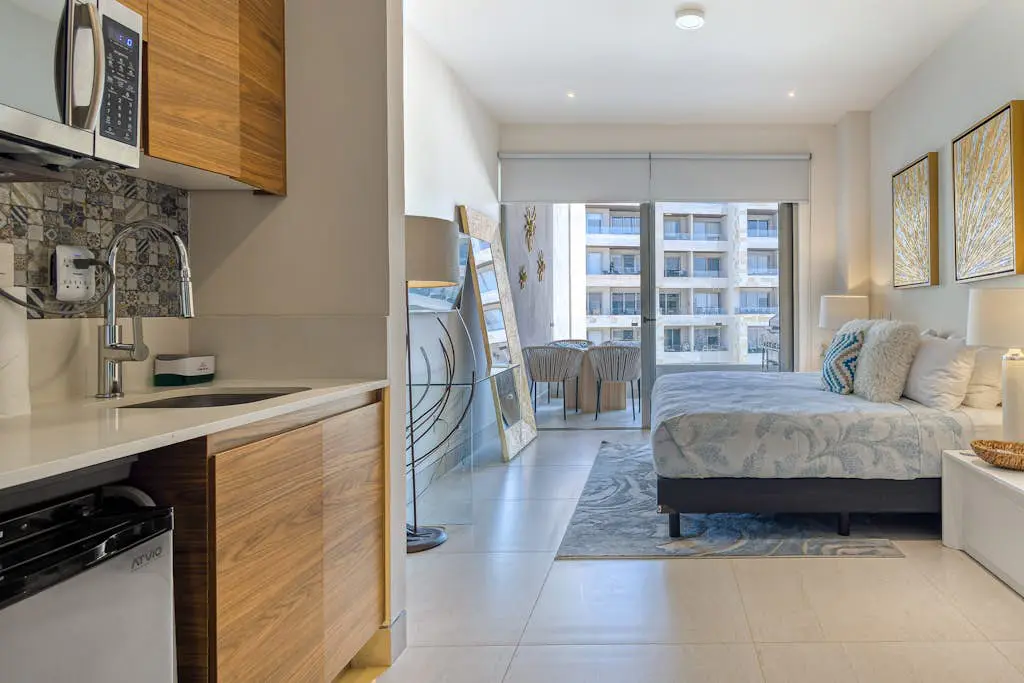 Spectacular Vista Vela Condos - near major attractions, AC & balcony grill