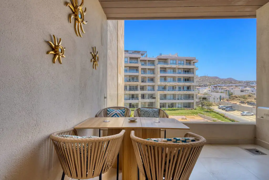 Spectacular Vista Vela Condos - near major attractions, AC & balcony grill