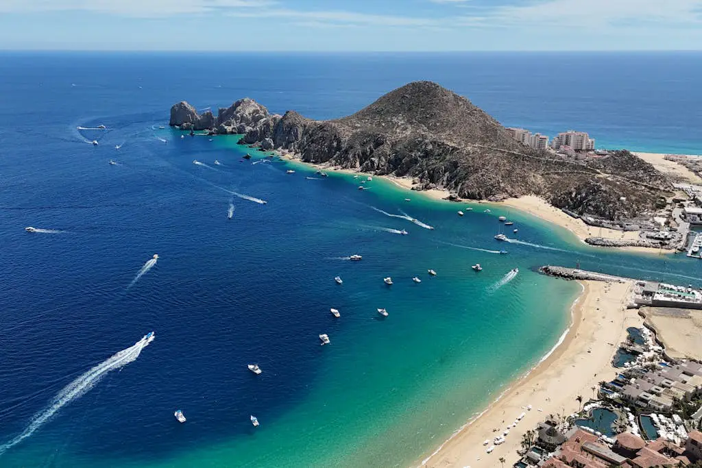 Spectacular Vista Vela Condos - near major attractions, AC & balcony grill