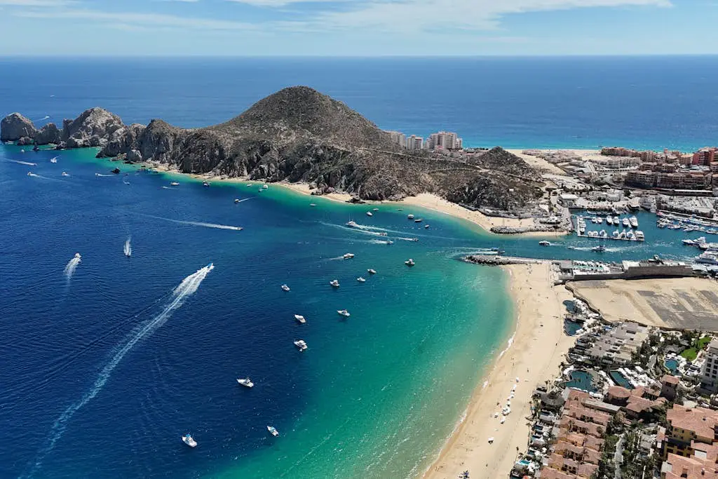 Spectacular Vista Vela Condos - near major attractions, AC & balcony grill