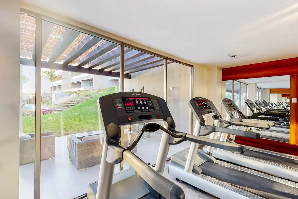 Spectacular Vista Vela Condos - near major attractions, AC & balcony grill