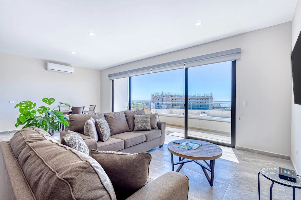Stunning Oceanfront Luxury Apartment with spacious balcony– Perfect for Families