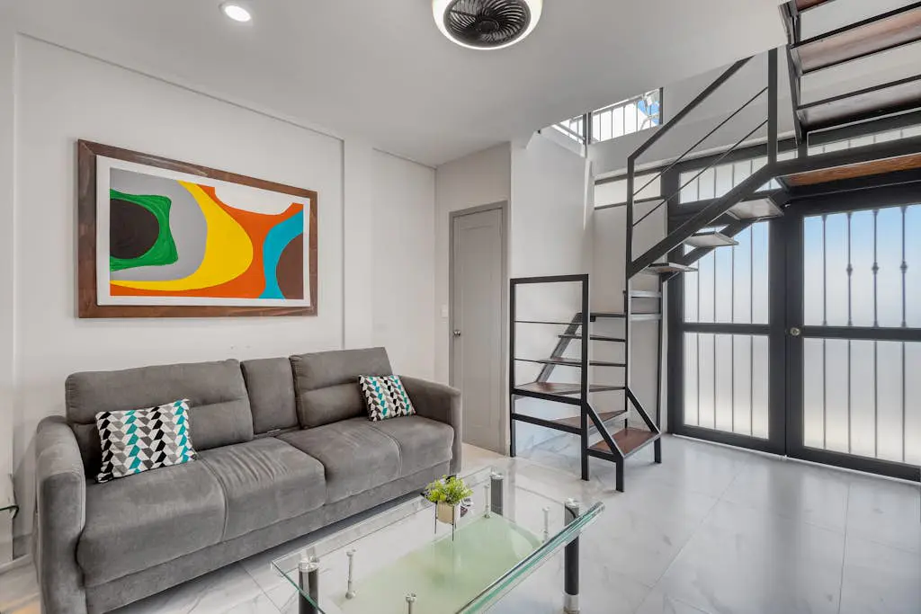 Loft close to the ocean with rooftop infinity pool, balcony & gym - dog-friendly