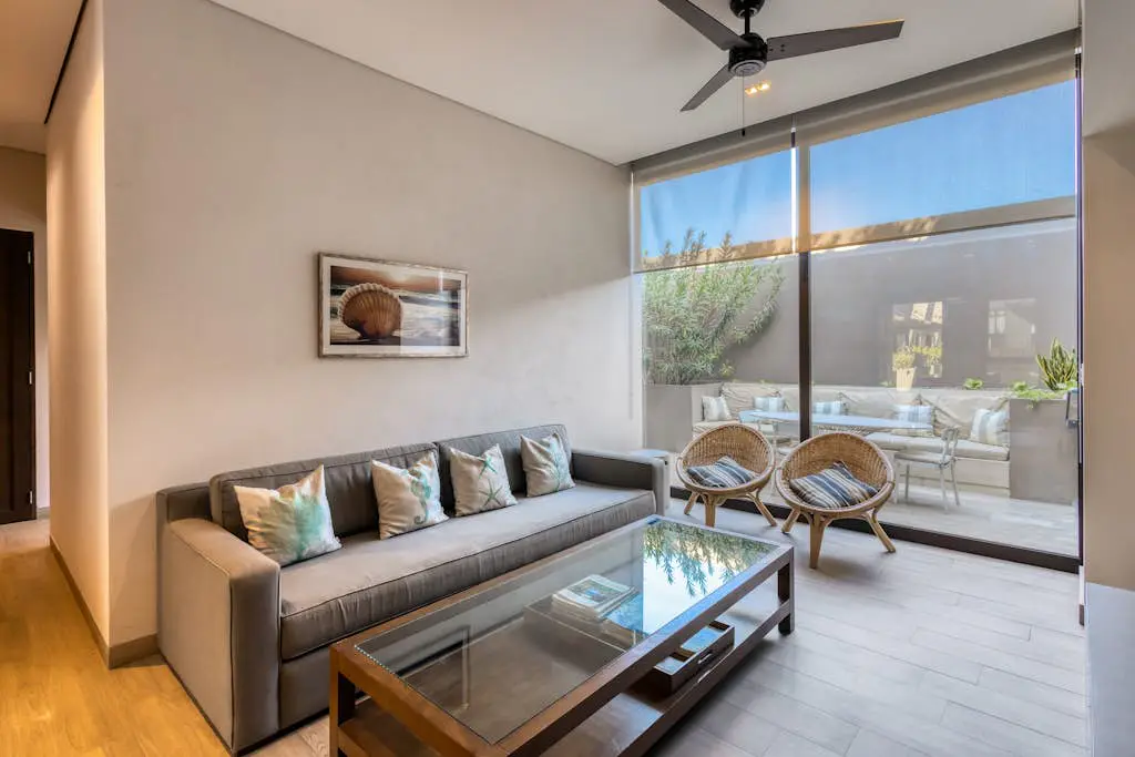 Modern marina-view penthouse with private hot tub, pool & Netflix