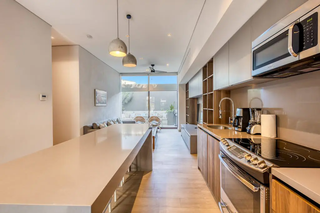 Modern marina-view penthouse with private hot tub, pool & Netflix