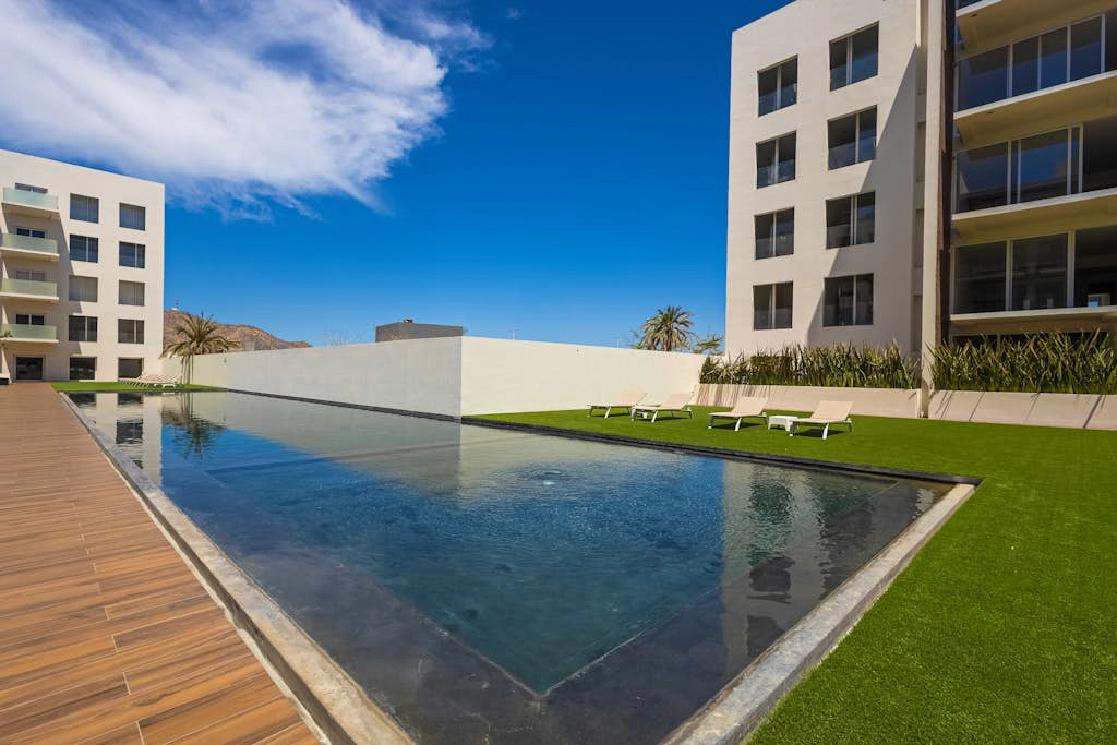 Spacious 2 BR Condo | City Views & Pool