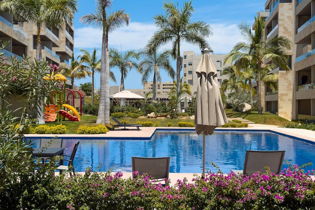 Luxury Cabo condo with multiple pools, pickleball, gym & rooftop