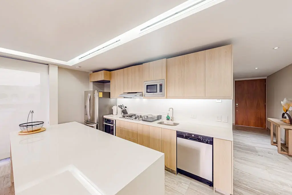 Downtown condo with great views, shared pool, hot tub, & grill