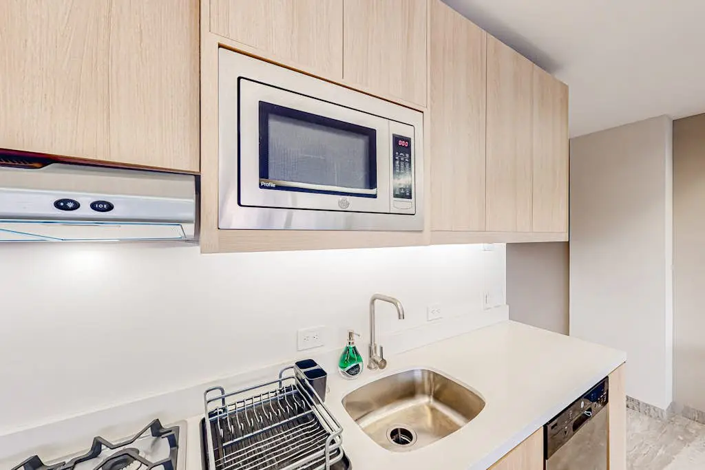 Downtown condo with great views, shared pool, hot tub, & grill