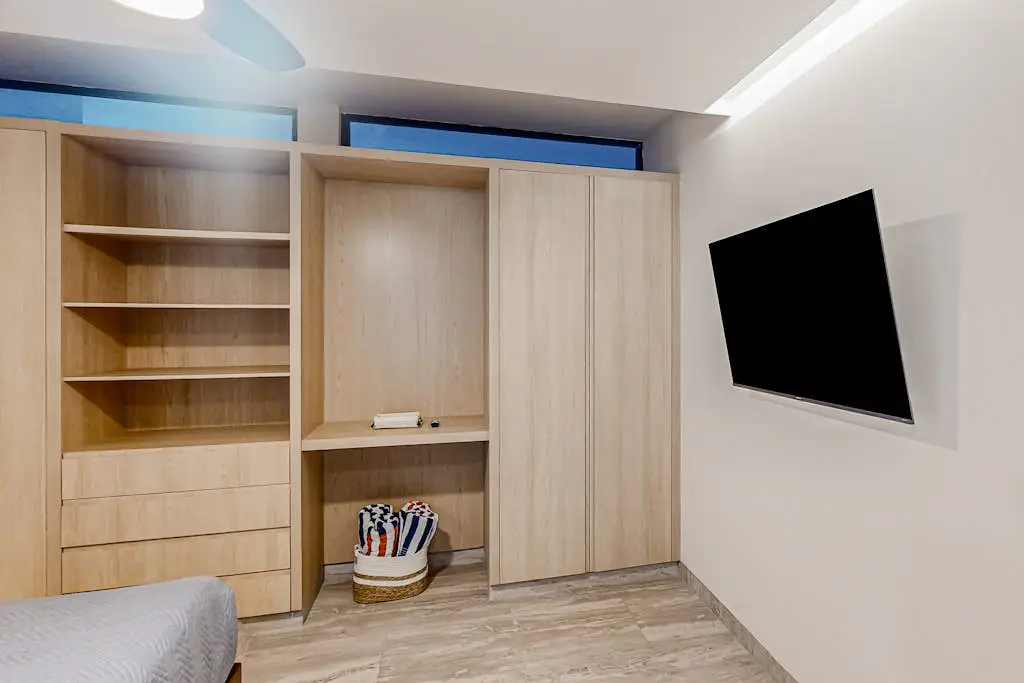 Downtown condo with great views, shared pool, hot tub, & grill