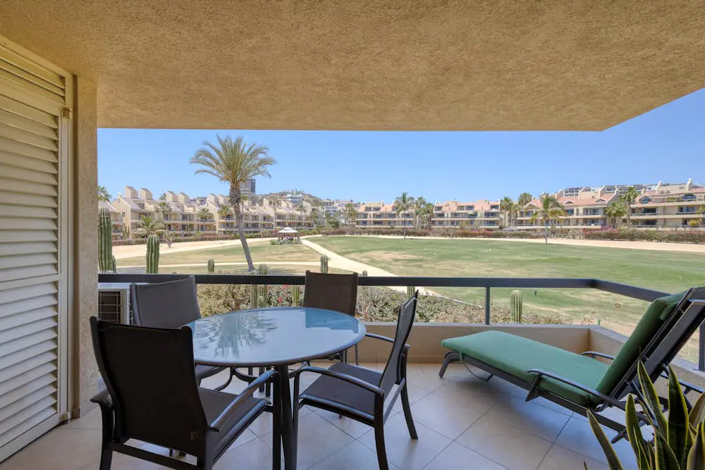 Charming golf-view condo with pool, hot tub, terrace & WiFi