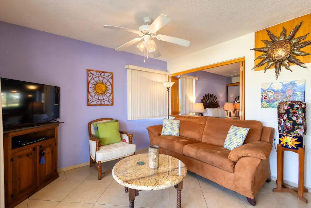 Charming golf-view condo with pool, hot tub, terrace & WiFi