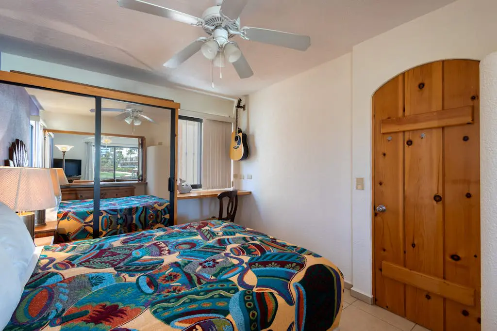 Charming golf-view condo with pool, hot tub, terrace & WiFi