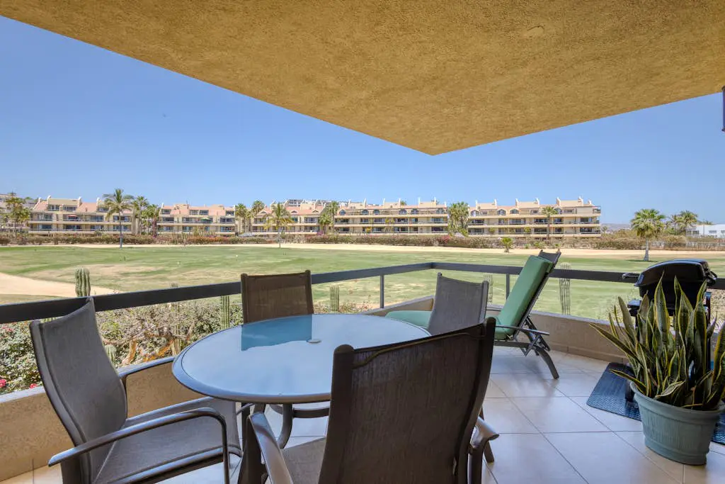 Charming golf-view condo with pool, hot tub, terrace & WiFi
