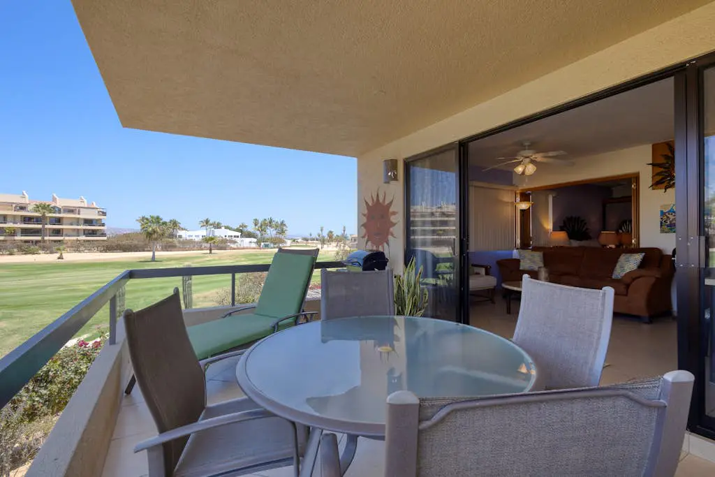 Charming golf-view condo with pool, hot tub, terrace & WiFi