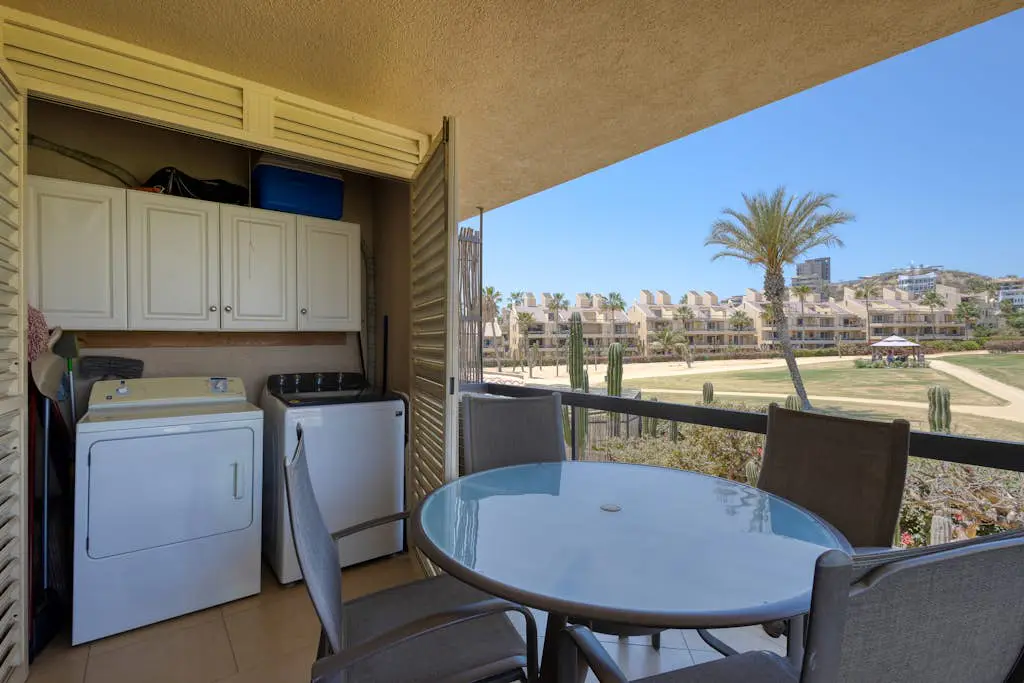 Charming golf-view condo with pool, hot tub, terrace & WiFi