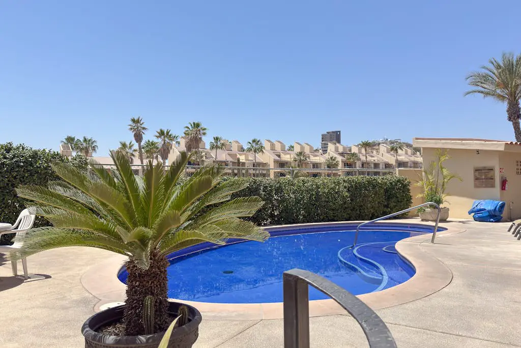 Charming golf-view condo with pool, hot tub, terrace & WiFi